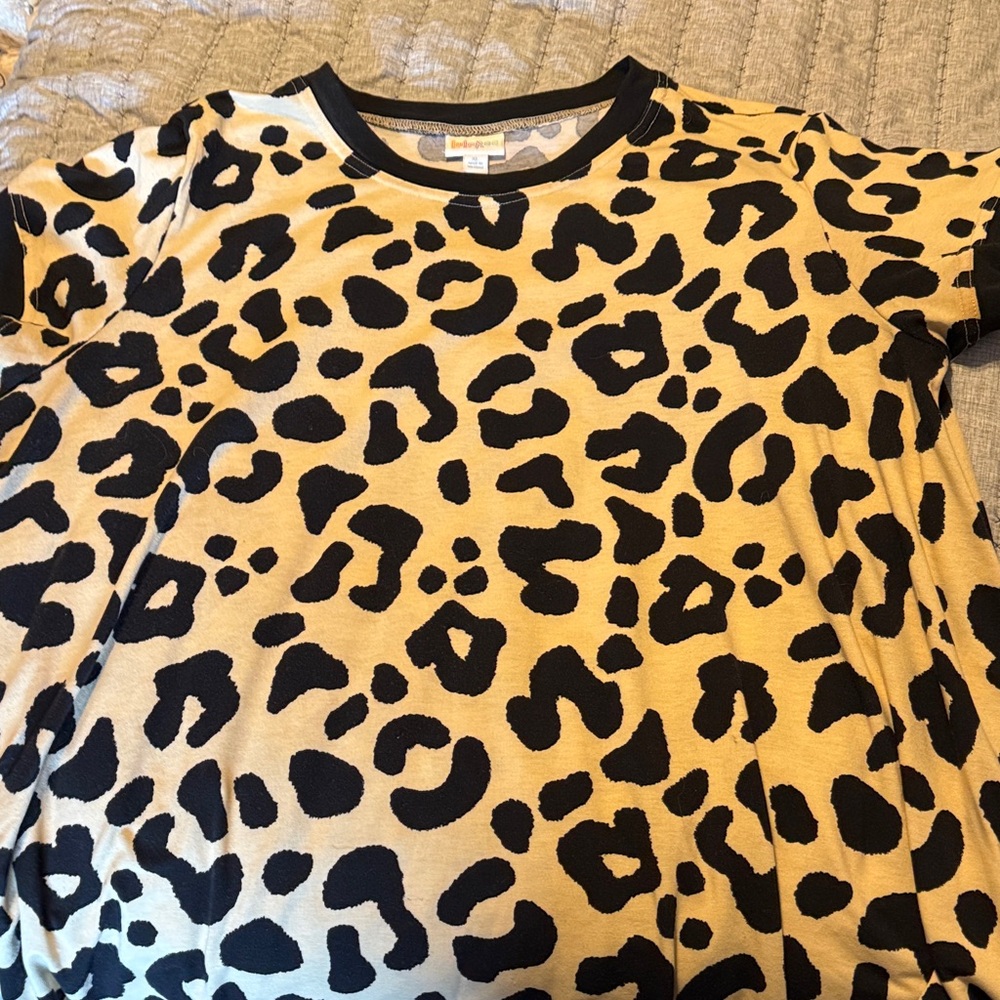 LuLaRoe Black and Tan Leopard Print Top